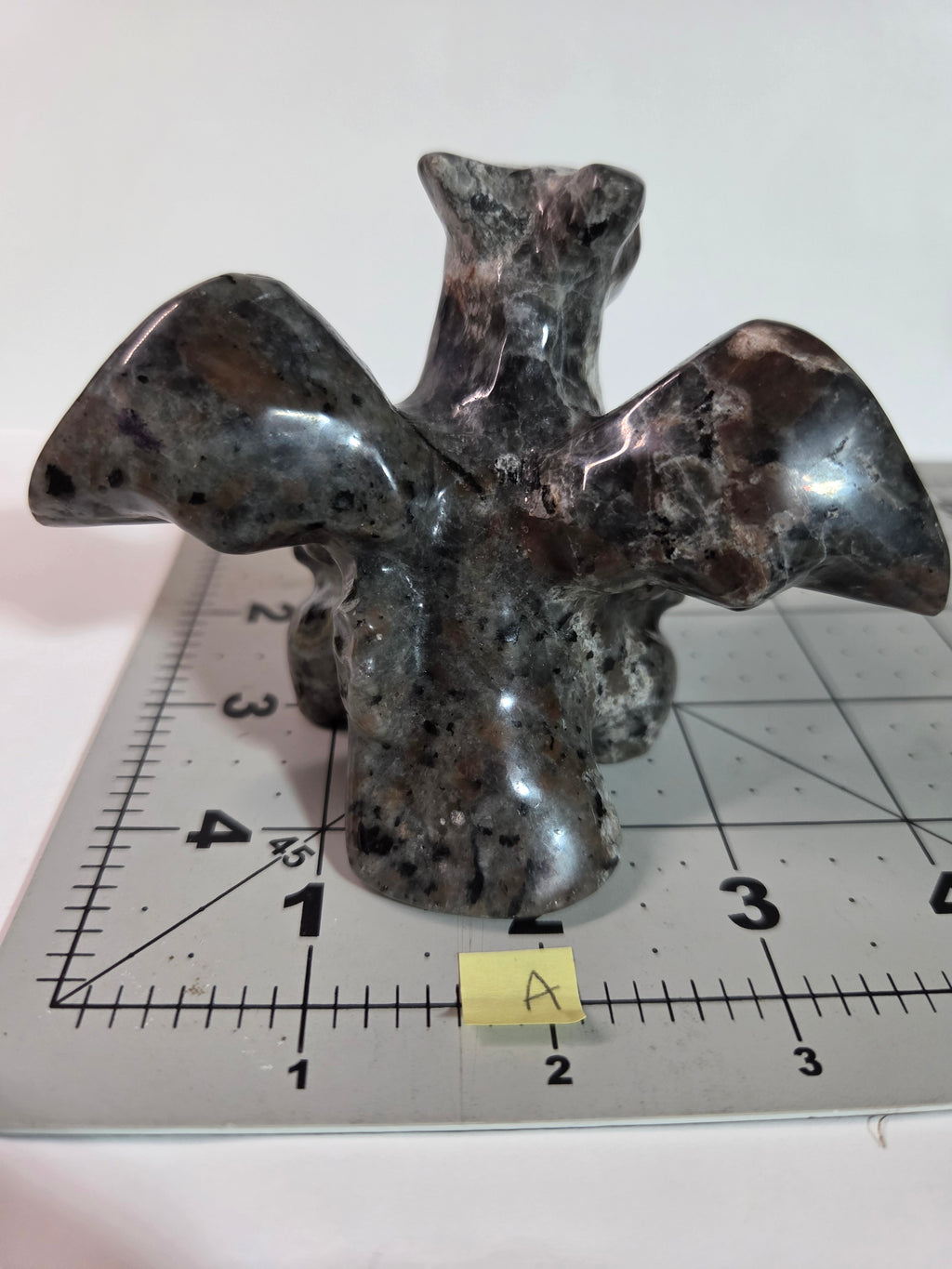 Yooperlite Pokémon Charizard Carving - Specimen A