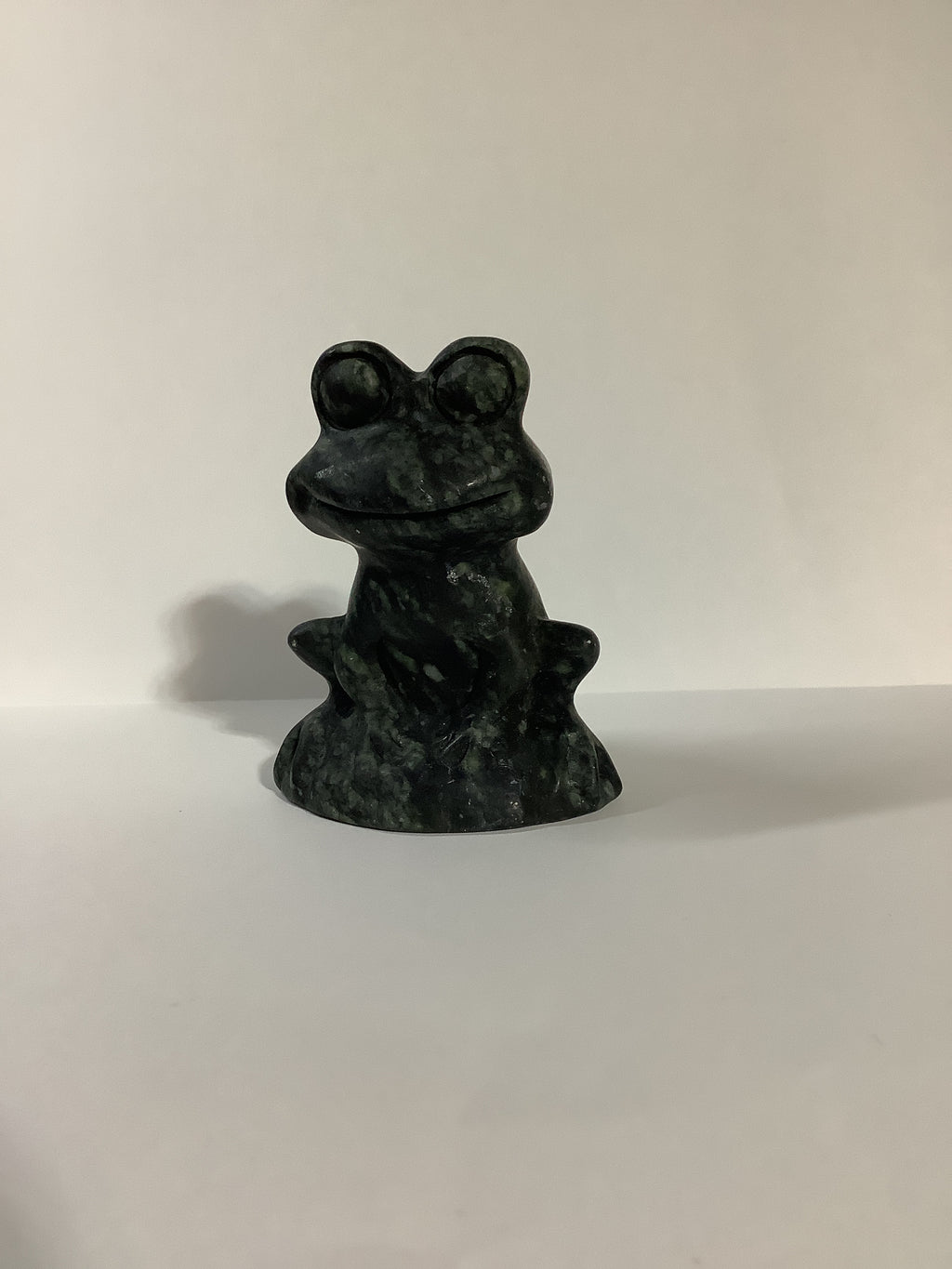 Green Jade Frog Carving