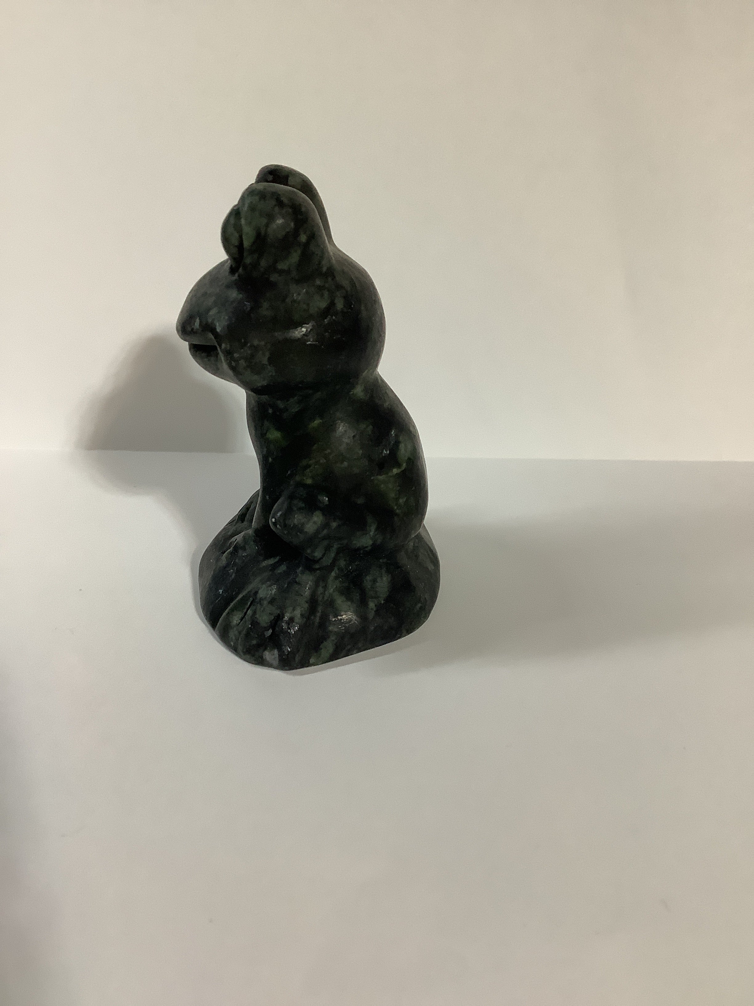 Green Jade Frog Carving