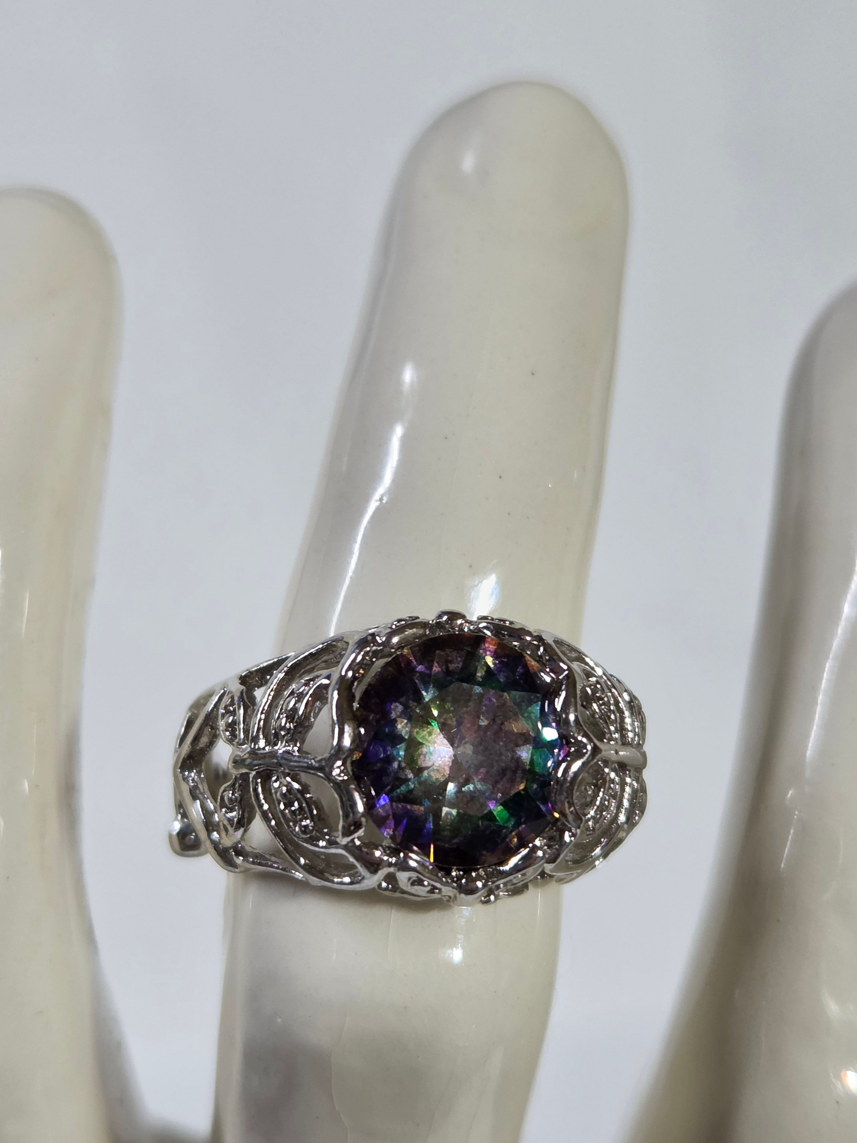 Mystic Topaz-Style Filigree Cocktail Ring – Specimen 9 | Size 8 | Silver-Tone Costume Jewelry
