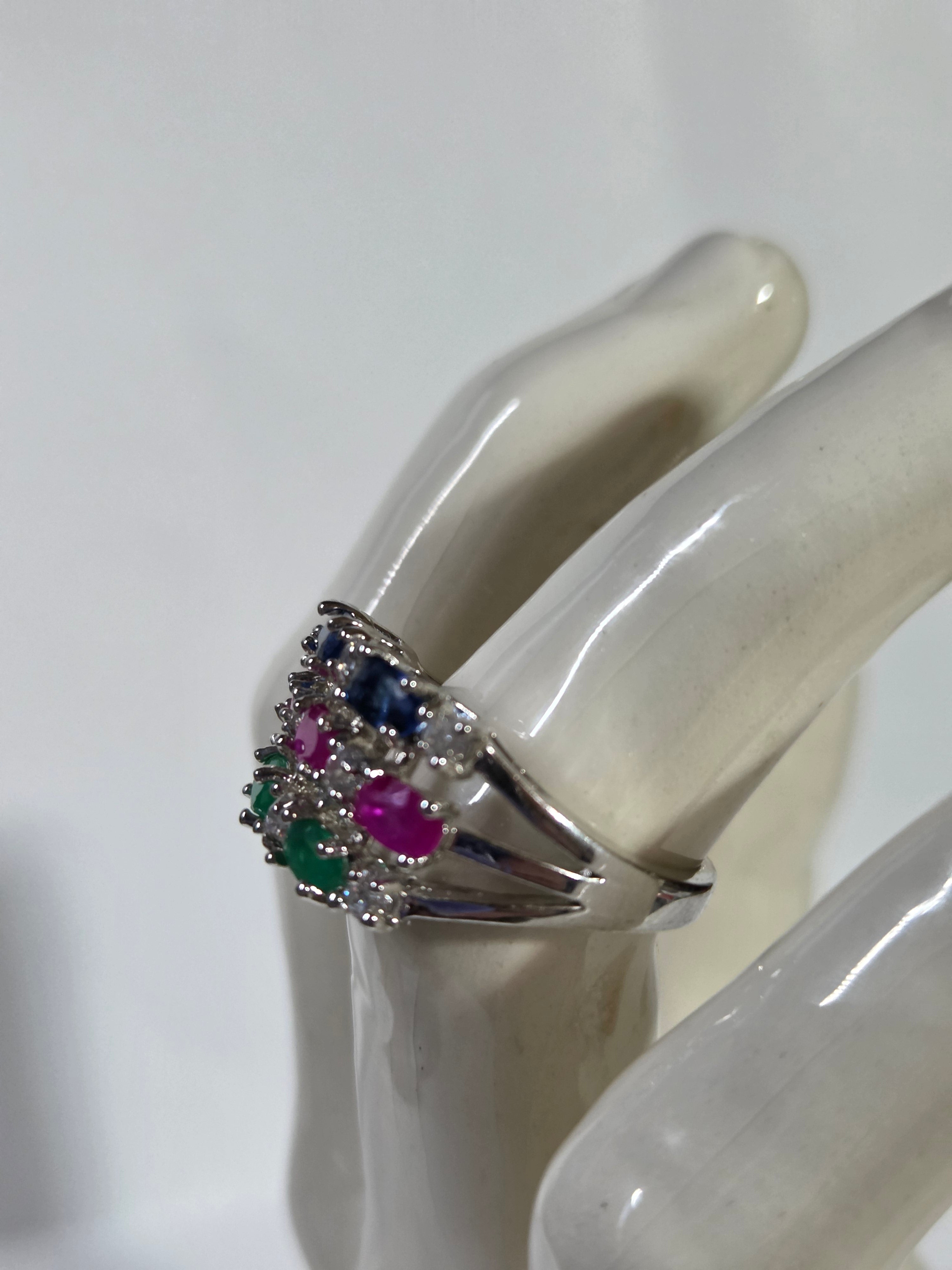 Tri-Color Multi-Stone Wide Band Ring – Specimen 5 | Size 8 | Silver-Tone Costume Jewelry