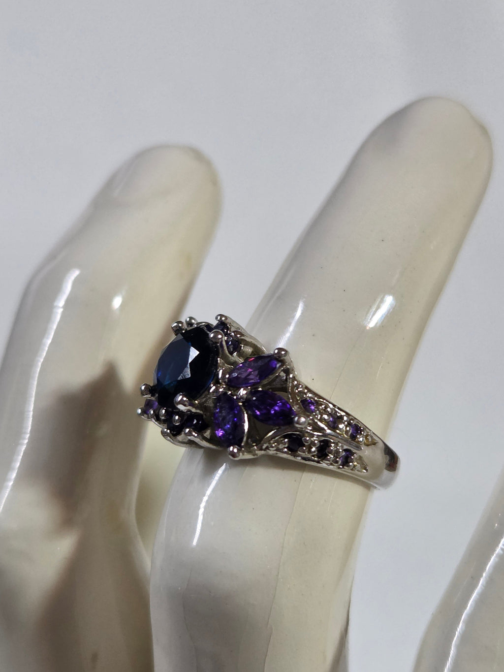 Dark Blue & Purple Starburst Cocktail Ring – Specimen 7 | Size 6 | Silver-Tone Costume Jewelry