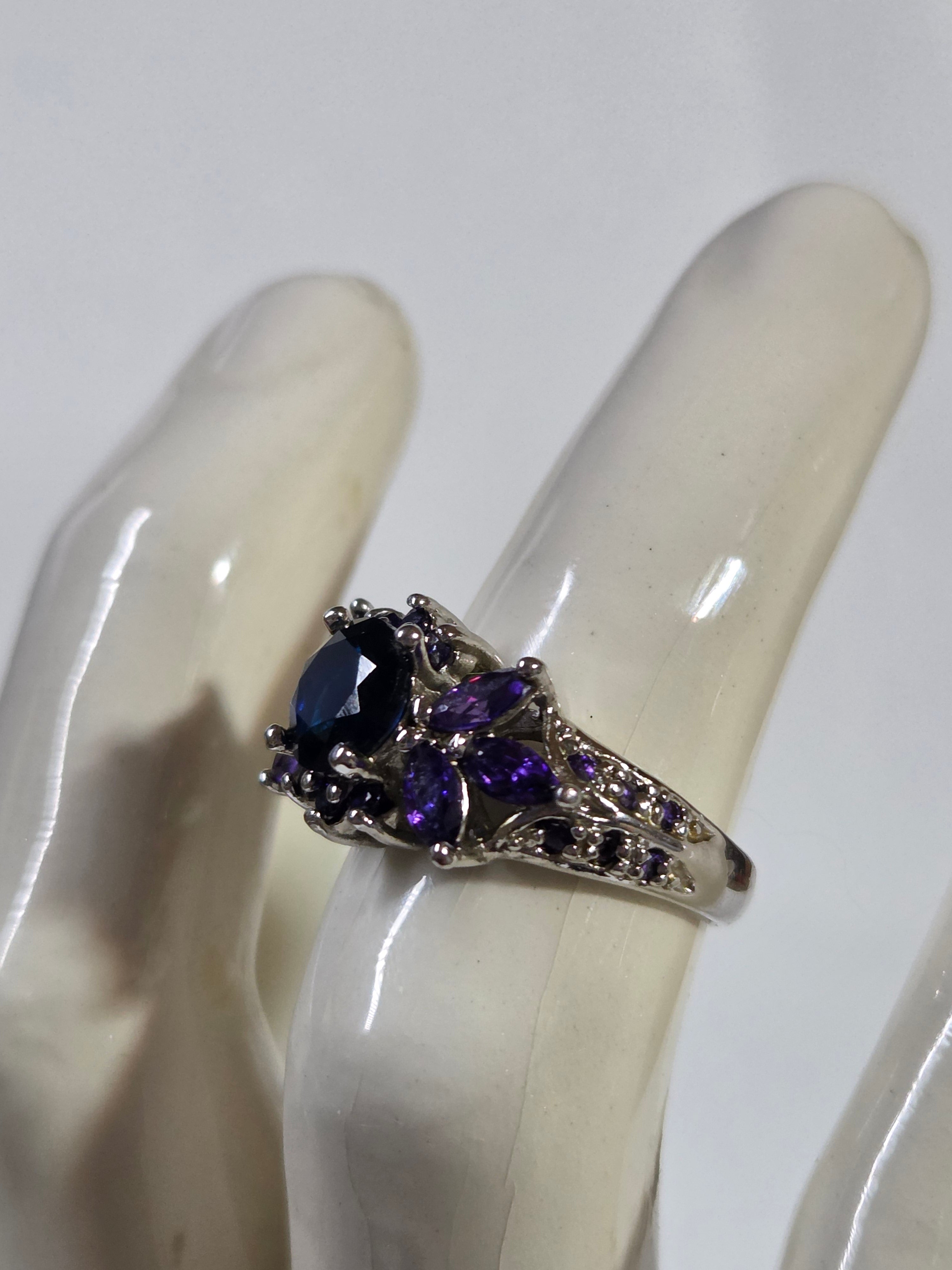 Dark Blue & Purple Starburst Cocktail Ring – Specimen 7 | Size 6 | Silver-Tone Costume Jewelry