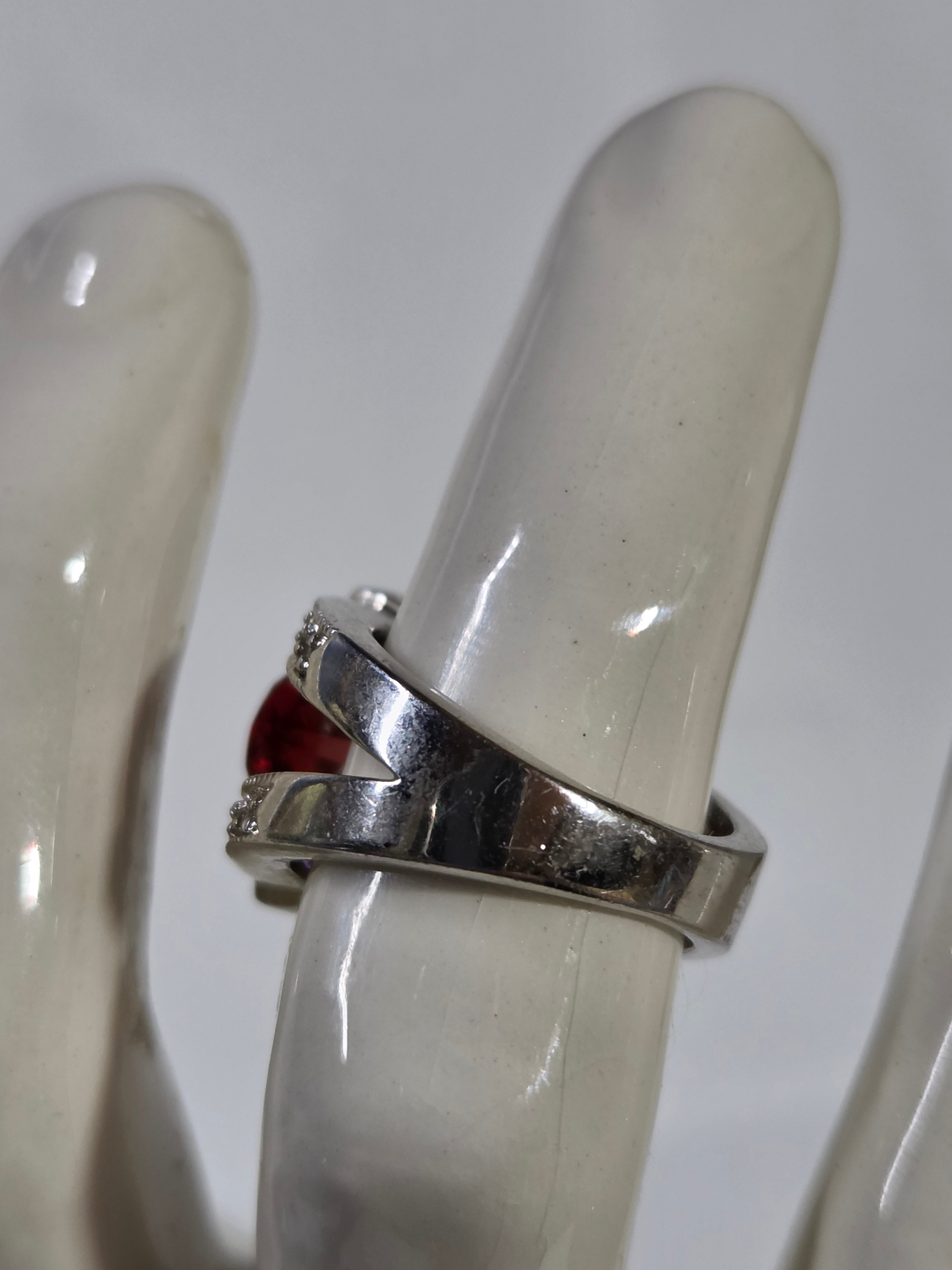 Red & Purple Split-Shank Cocktail Ring – Specimen 8 | Size 6 | Silver-Tone Costume Jewelry