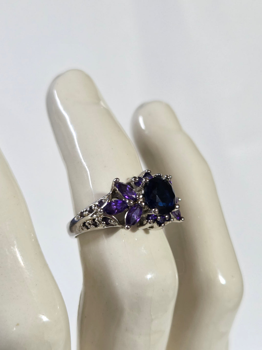 Dark Blue & Purple Starburst Cocktail Ring – Specimen 7 | Size 6 | Silver-Tone Costume Jewelry