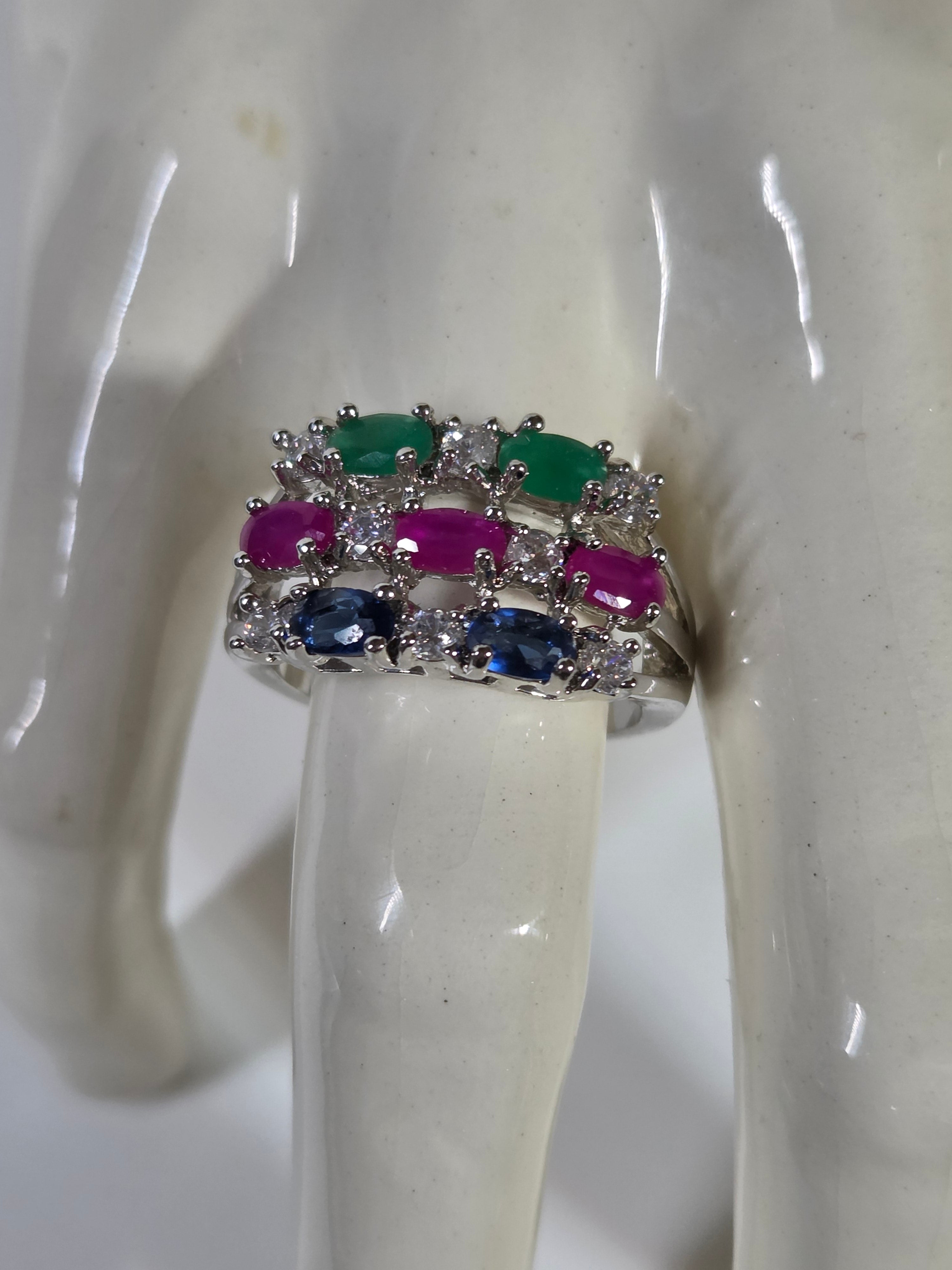 Tri-Color Multi-Stone Wide Band Ring – Specimen 5 | Size 8 | Silver-Tone Costume Jewelry