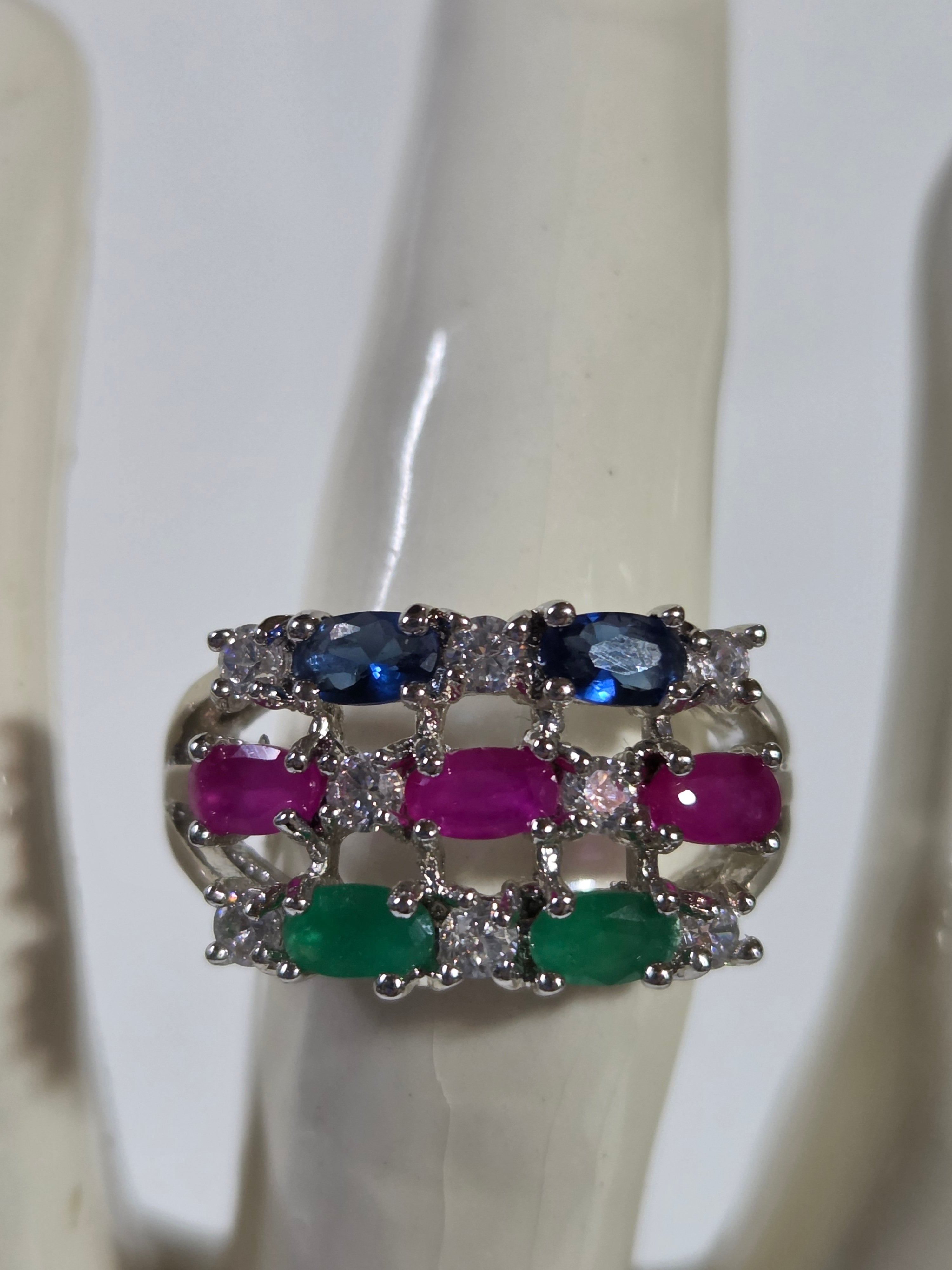 Tri-Color Multi-Stone Wide Band Ring – Specimen 5 | Size 8 | Silver-Tone Costume Jewelry
