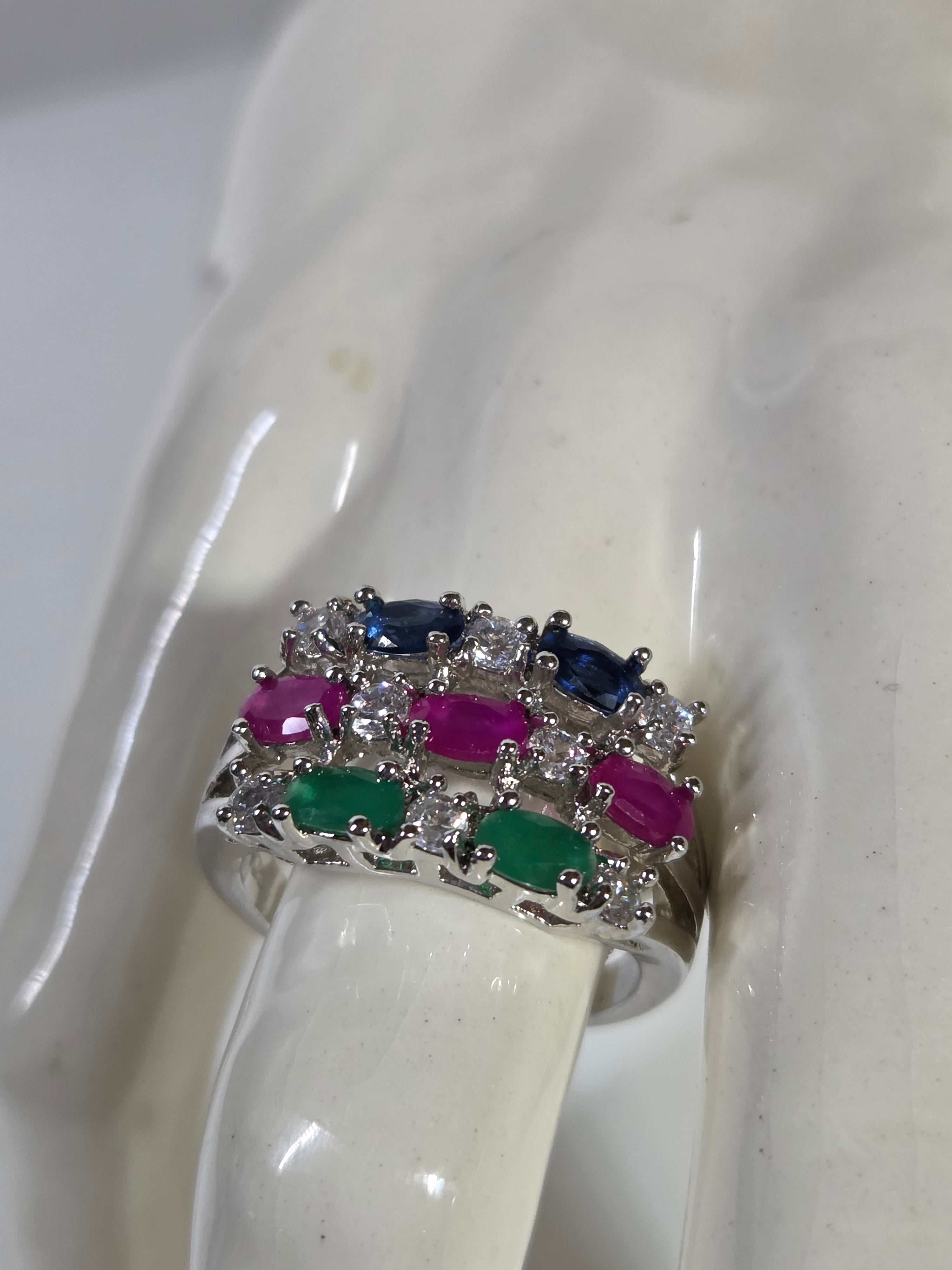 Tri-Color Multi-Stone Wide Band Ring – Specimen 5 | Size 8 | Silver-Tone Costume Jewelry