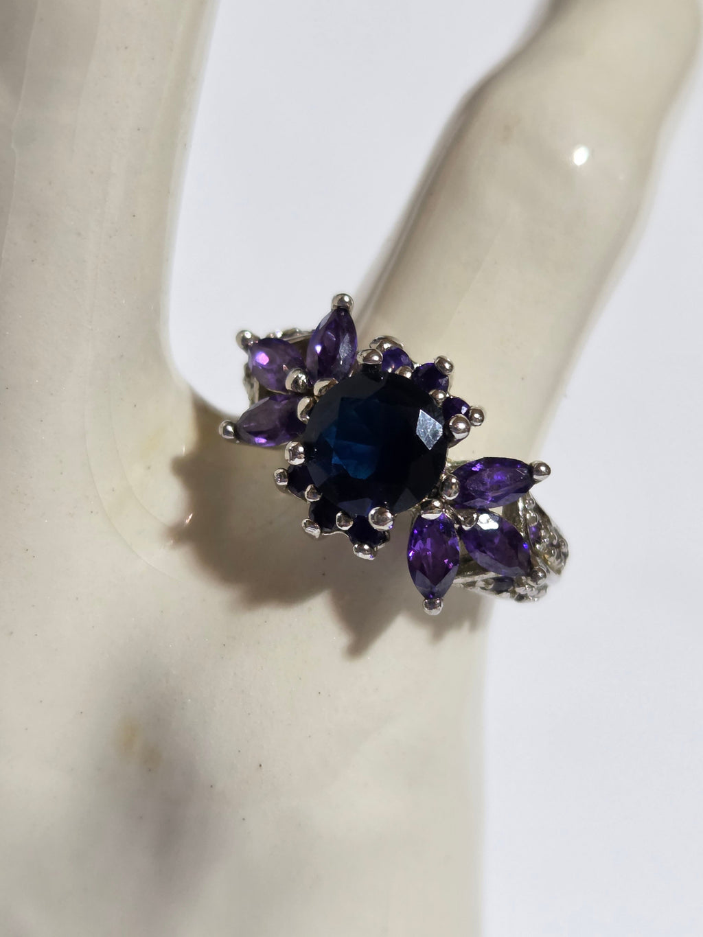 Dark Blue & Purple Starburst Cocktail Ring – Specimen 7 | Size 6 | Silver-Tone Costume Jewelry