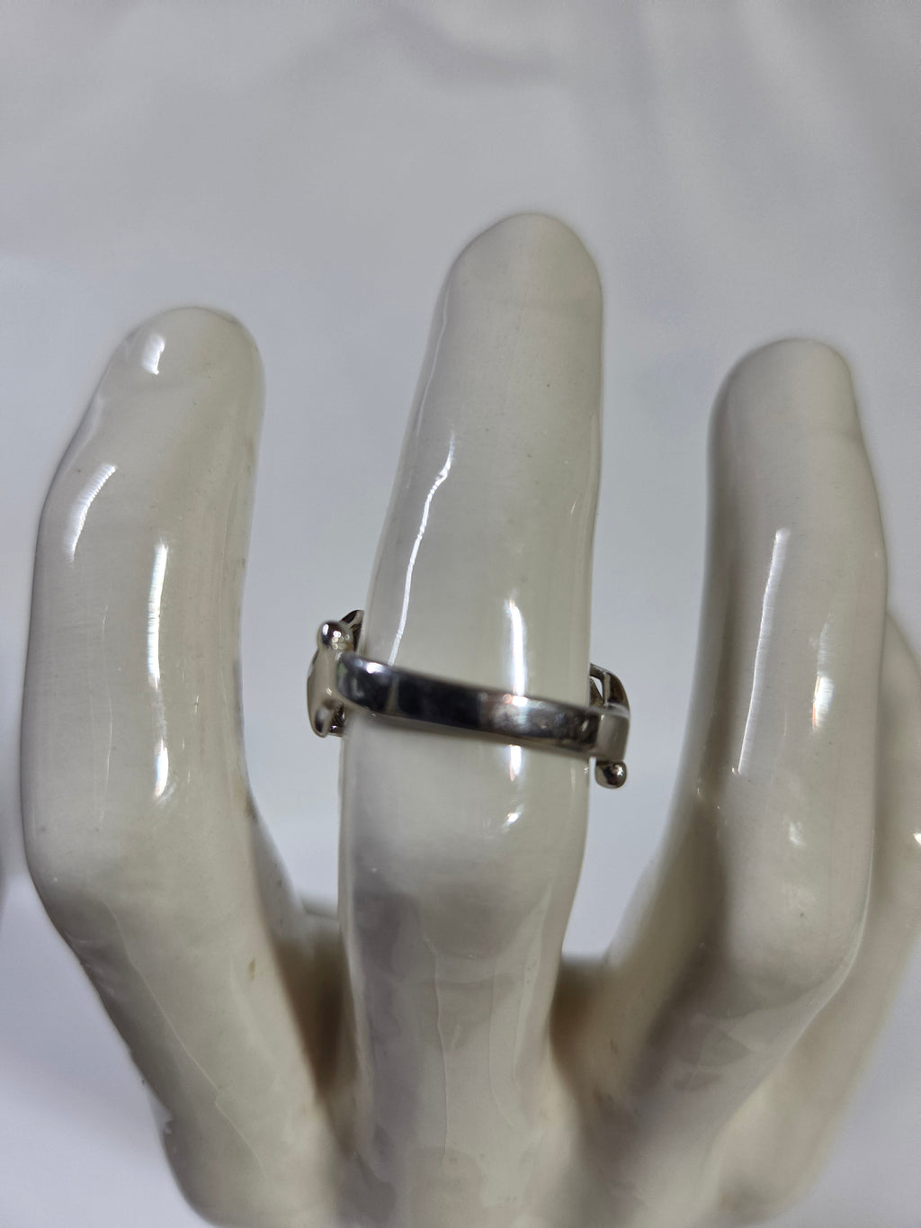 Purple Amethyst-Style Oval Stone Filigree Ring – Specimen 3 | Size 7 | Silver-Tone Costume Jewelry