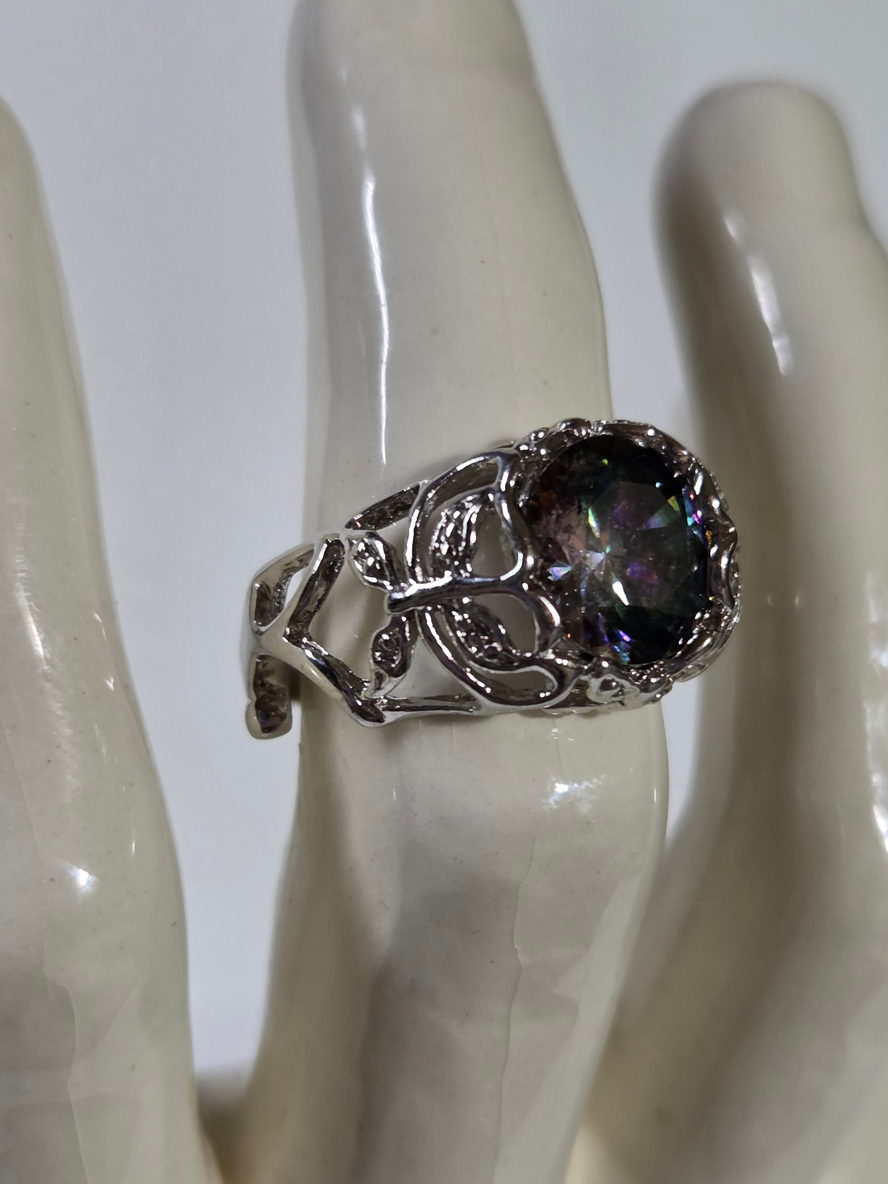 Mystic Topaz-Style Filigree Cocktail Ring – Specimen 9 | Size 8 | Silver-Tone Costume Jewelry